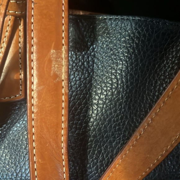 Dooney and Bourke pebble, leather red interior three sections - Picture 3 of 9